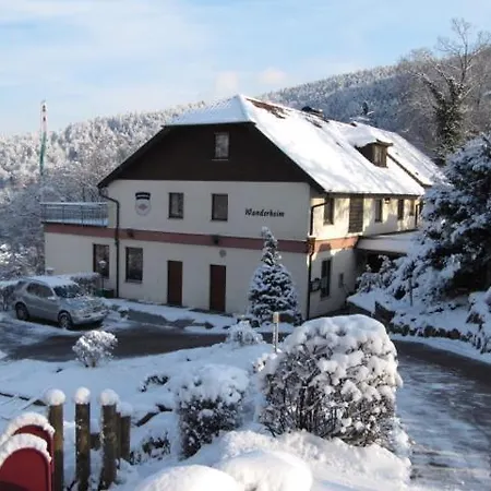 Wanderheim Am Schlossberg Hotel *